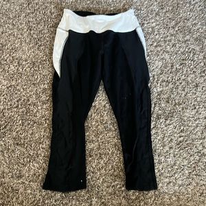 Maurice’s brand Cropped Leggings